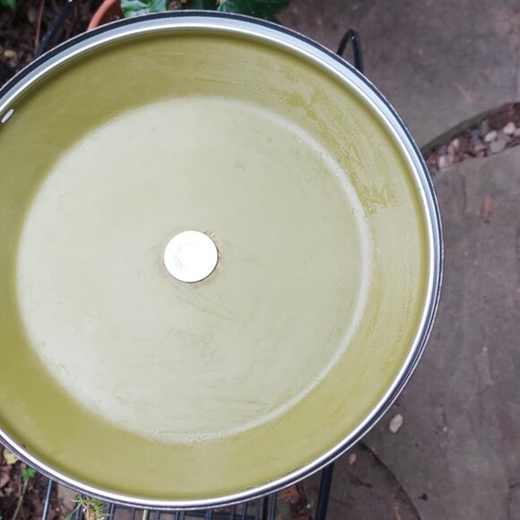 Cathrineholm white and green lotus casserole dish - 10 inches diameter - Picture 4 of 11